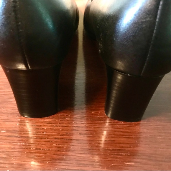New in Box Black Leather Naturalizer Pumps Size 9M - Picture 5 of 7